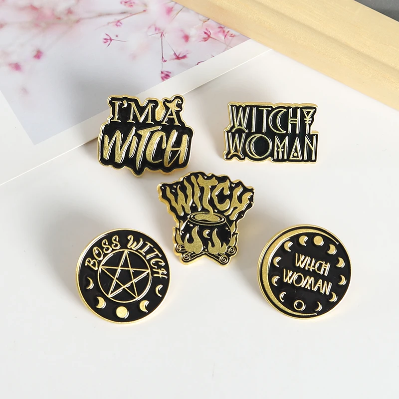 Hexe Halloween Emaille Pins Lila Magische Karte Hexe Brauen Punk Halloween Brosche Anstecknadel Abzeichen Geschenk Freunde Schmuck Zubehör – Detail 8