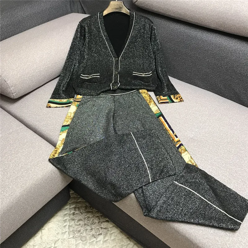 

Luxury Brand Designer Runway 2 Piece Set For Women V Neck Contrast Color Bright Silk Knitted Top And Wide Legged Pant Set