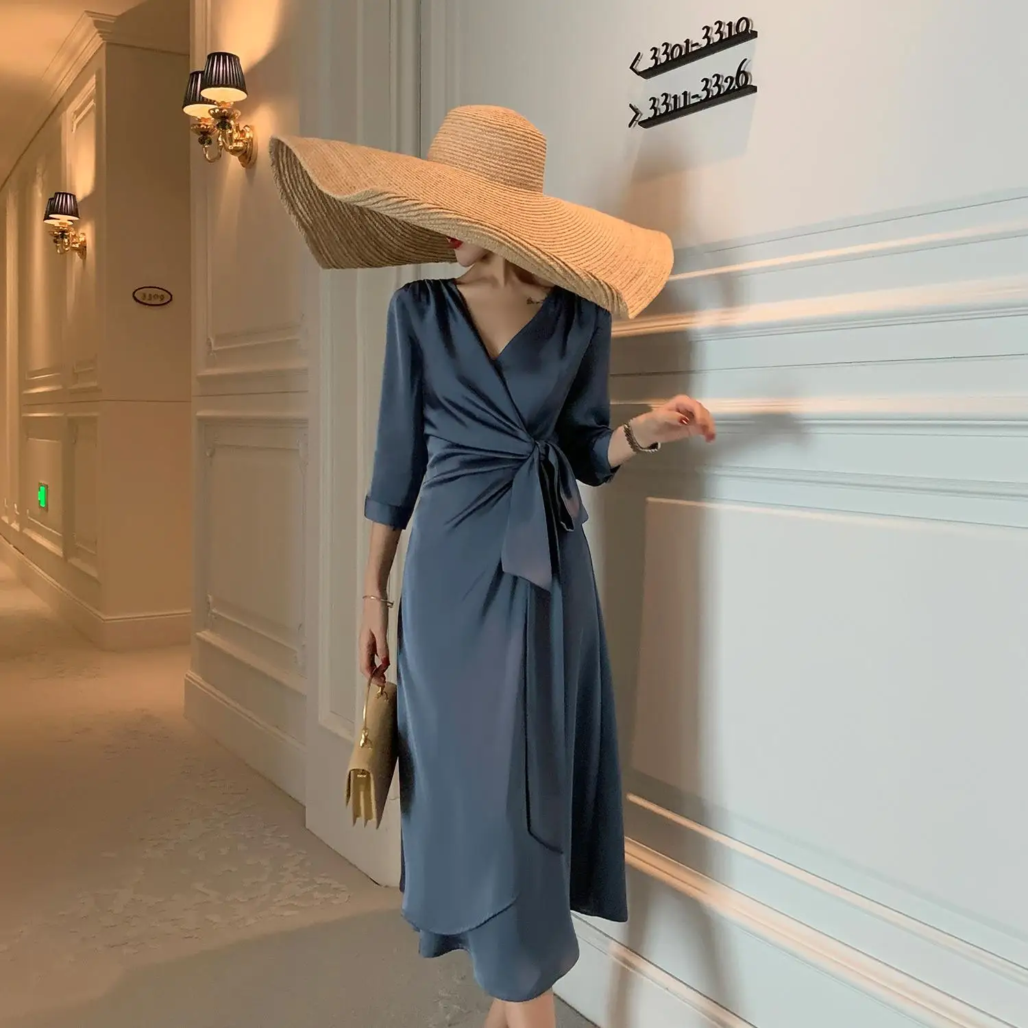 Осень 2019 новое французское блестящее платье с рукавами поясом и плиссированной