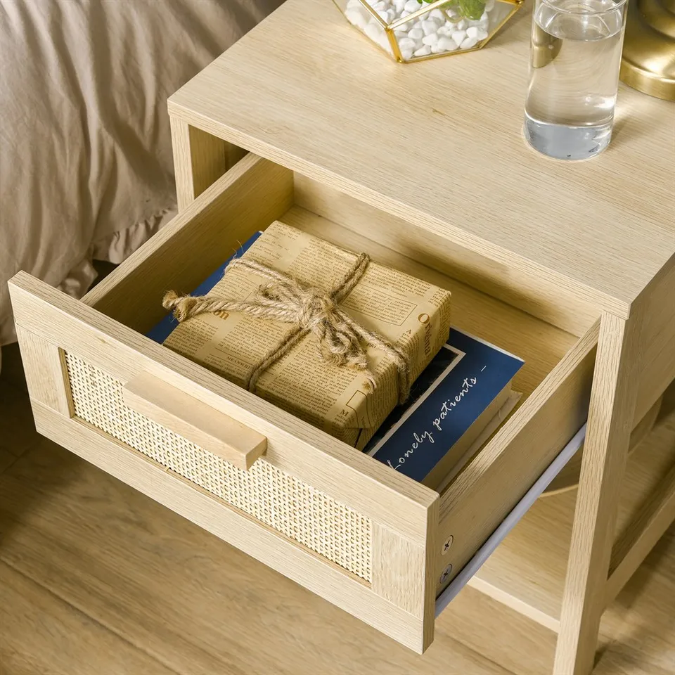 Set Di 2 Comodini In Legno Con Stazione Di Ricarica USB E Presa - Stile Rurale Con Cassetto In Rattan - Naturale