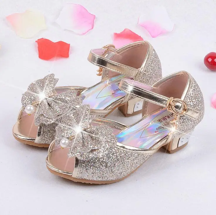 Новинка; летние сандалии для девочек с бантом; Детские блестящие босоножки на высоком каблуке; обувь для вечеринок в стиле принцессы; модная детская обувь; Размеры 26-37