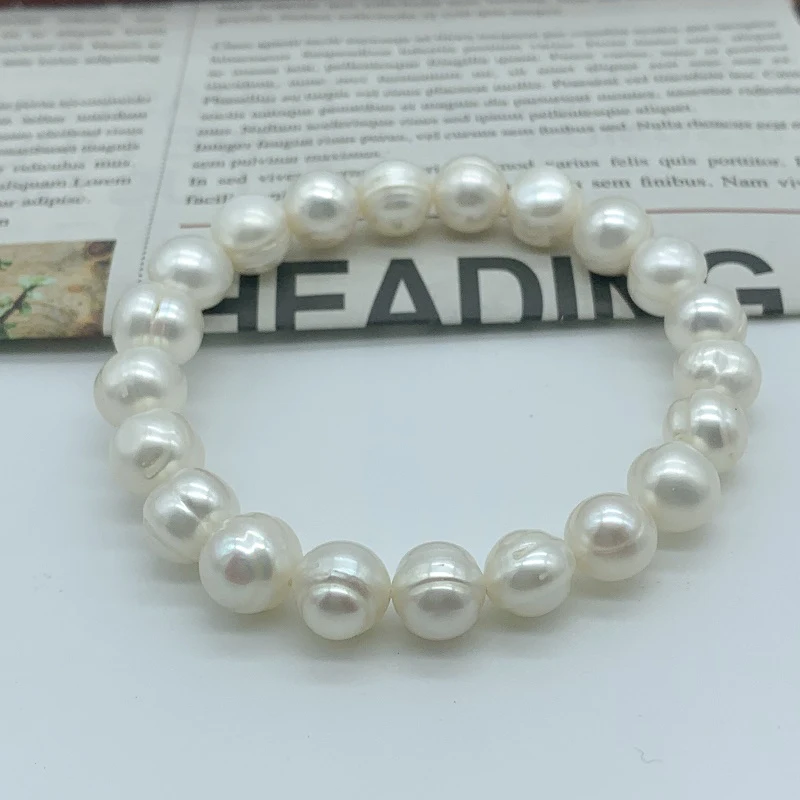 Pulsera artesanal de cuarzo fresa y perlas / Cierre de palanca chapado en oro - México