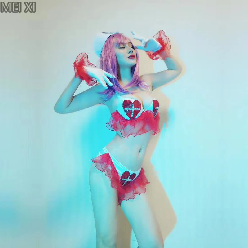 

Соблазнительное красно-белое бикини с перекрестными стразами, кружевной костюм, костюм для выступления на сцене, бара, концерта, DJ, костюм певицы/танцора