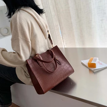 

Fashion Crocodile Women's Crossbody Bags Large-capacity Solid Women Handbag Luxury Design Ladies Shoulder Messenger Bag 2019 NEW