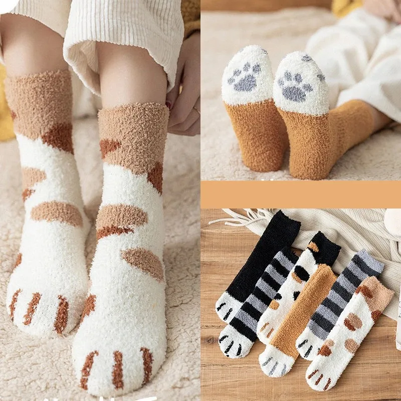 DreamlikCrazy-Chaussettes blanches de dessin animé pour femme, motif de patte de chien et de chat 3D mignon, sourire féminin, chaussettes chaudes et amusantes, sol de la maison pour dormir, Kawaii