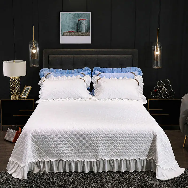 

1 Pc Bed cover+2pcs Pillowcases bedding set Luxury white crystal velvet bed Cover Lace edge Bedding Bedspreads Bed Pillowcases