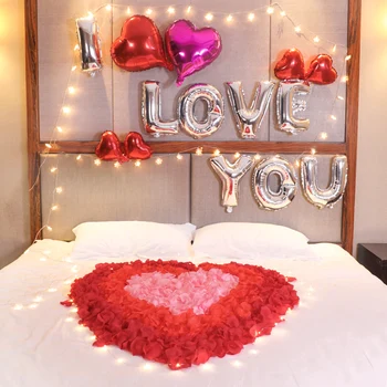 

Artificial rose fake petals hand sprinkle flower net red room bedroom wedding room layout decoration confession romantic string