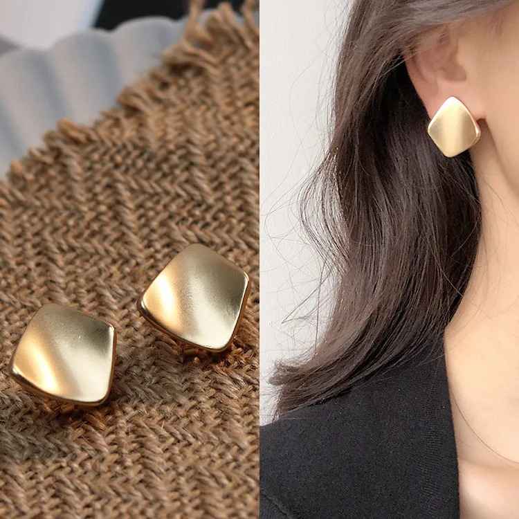 Женские Геометрические сережки с круглыми квадратными неравномерными полыми