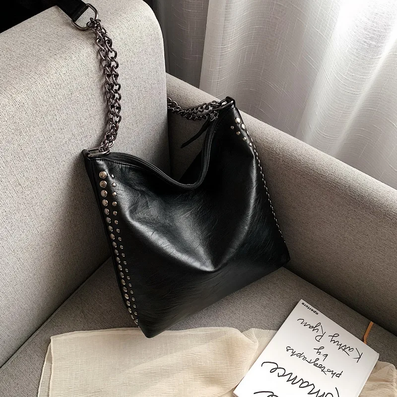 Большие черные женские кожаные сумки Классическая Наплечная Сумка с заклепками ретро цепь сумка в стиле панк Дамская сумка через плечо Sac основной Femme