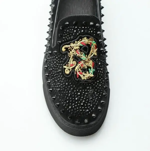 Brand Male Real Suede Leather Embroidery Comfortable Loafers Men Casual Shoes Crystal Rivet Party Dress Shoes Men Flats Sneakers