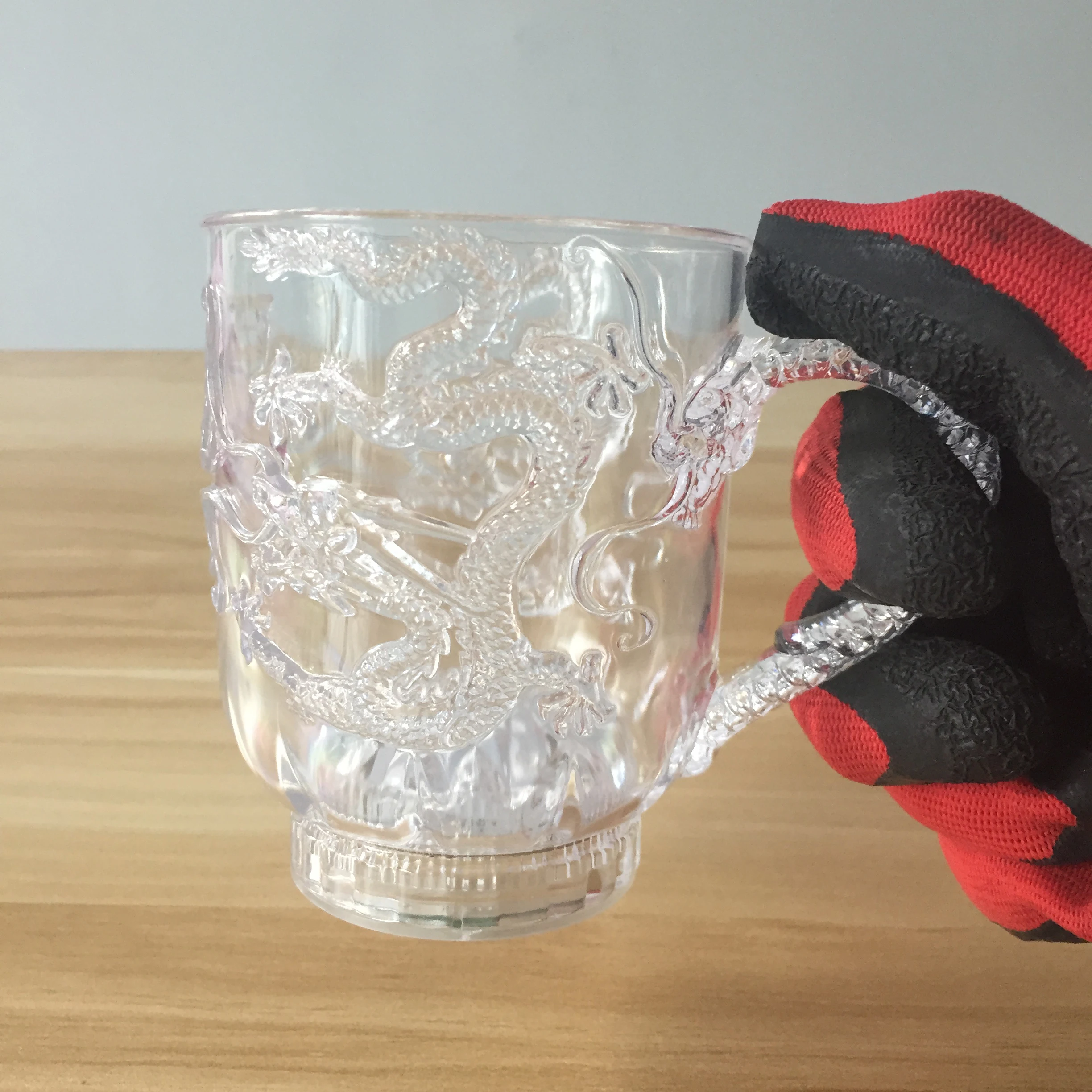 

glow in the dark mug shining cup Automatic LED Flashing Mug Bar Water Sensor Luminous Beer Cup