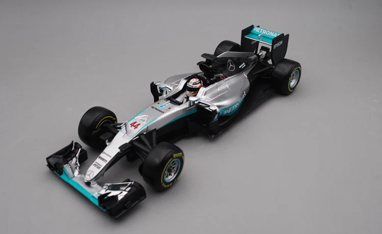 Bburago 1:18 1/18 W07 Mercedes Benz No6 Nico Rosberg Формула 1 F1 гоночный автомобиль Транспортное средство литье под давлением дисплей Модель Игрушки для мальчиков - Цвет: 2016 W07 No44