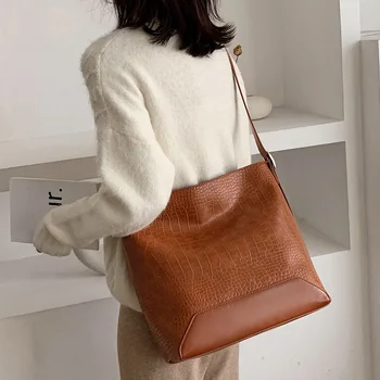 

women 2021 trending pu leather tote for female daily casual fashion black brown beige one shoulder bag