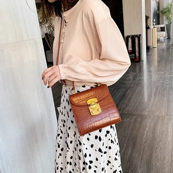 

Foreign Style Crocodile Pattern Small Bag Female 2019 New Tide Korean Version of The Wild Messenger Fashion Handbag Shoulder Bag