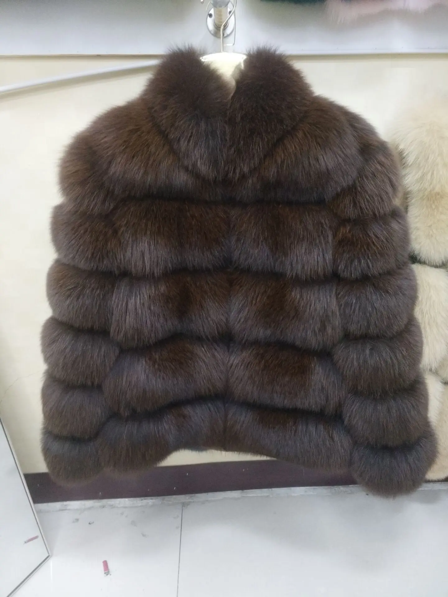 Натуральный Лисий пальто из настоящего меха лисы короткая куртка зимняя модная теплая Повседневная Европейская женская уличная стильная