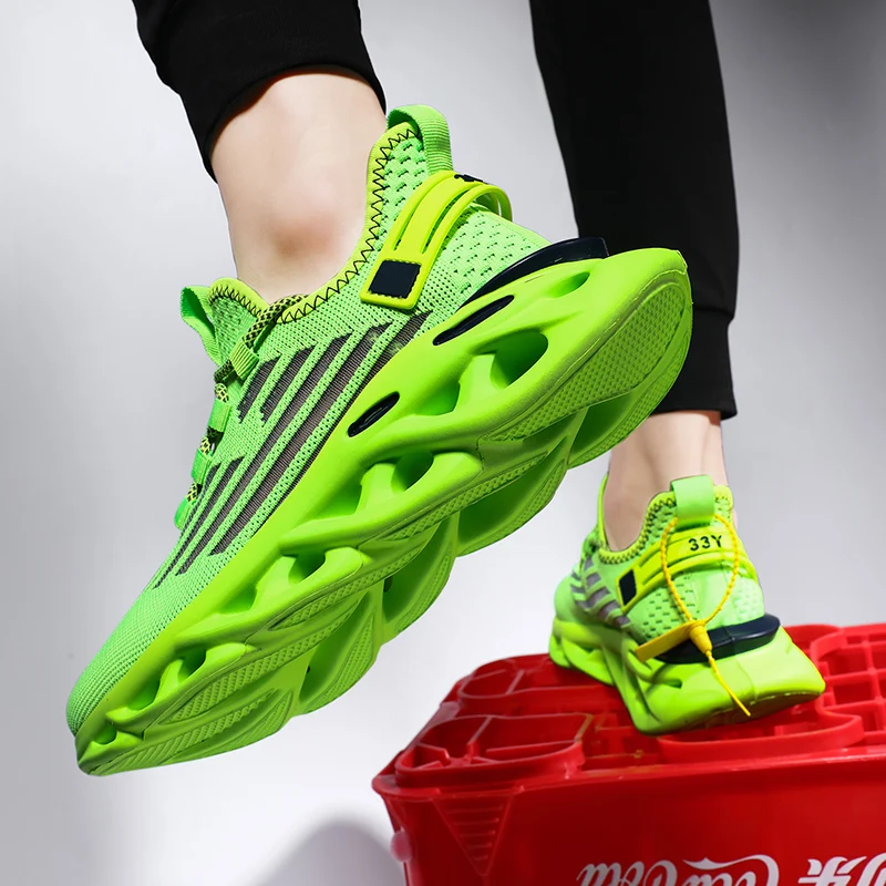 

New men's breathable running sneakers fly woven comfortable men's casual sneakers Zapatillas lightweight outdoor walking sneaker