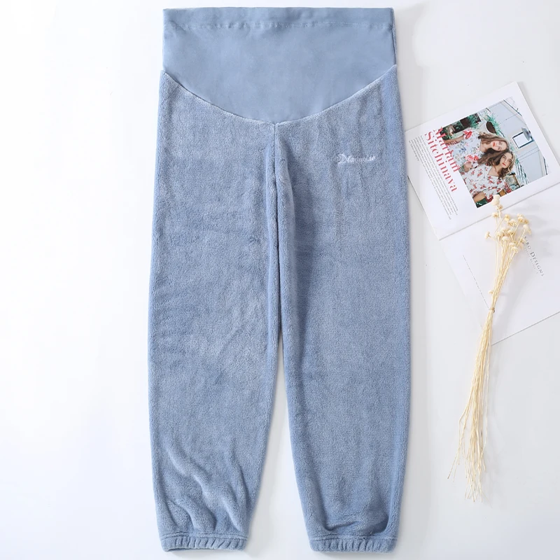 Одежда для беременных; зимние брюки; 4XL; мягкие коралловые бархатные брюки для беременных; домашние брюки; большие размеры; широкие брюки для беременных; женские пижамы - Цвет: Небесно-голубой