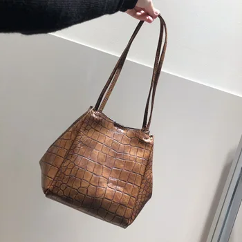 

Female bag bag female 2020 new autumn texture crocodile pattern crossbody portable bucket bag shoulder bag