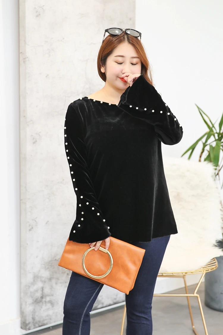 Plus Size Pearl Embellished Long Flare Sleeve Velvet Top Black Green 4XL 5XL O-Neck Elegant Women Tops Blouse Femme Blusas AH327