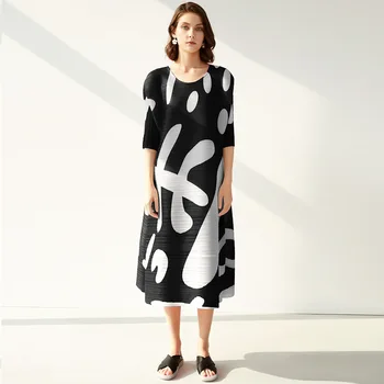

Miyake Pleated Dress Women Summer 2020 New Round Neck Half Sleeves Printed Loose A-Line Large Size Vertical Elastic Dress Female
