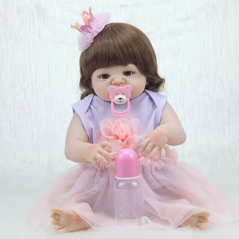 55 см Reborn Baby Doll игрушка полностью силиконовая фиолетовая принцесса платье ткань тело короткие волосы кудри Реалистичная кукла малыш дети подарки