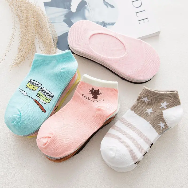 

5 pairs of a bag spring and summer Korean boat socks sweat-absorbent cartoon cotton short men and women socks