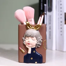 

Creative Cute Children's Pen Container Storage Box Girly Heart Desktop Makeup Brush Holder Resin Crafts Makeup Storage Desk