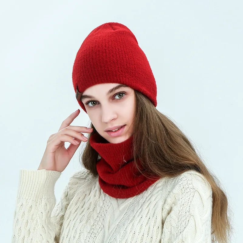 Набор зимних шапок, шарфов, перчаток для женщин и мужчин. Набор из трех предметов: шерстяных шлемов и шарфов и перчаток - Цвет: red