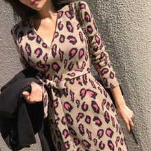 Платье с леопардовым узором, осень и зима, повседневное, трикотажное, женское, красное, выше колена, v-образный вырез, облегающее, Франция, не mainstrea