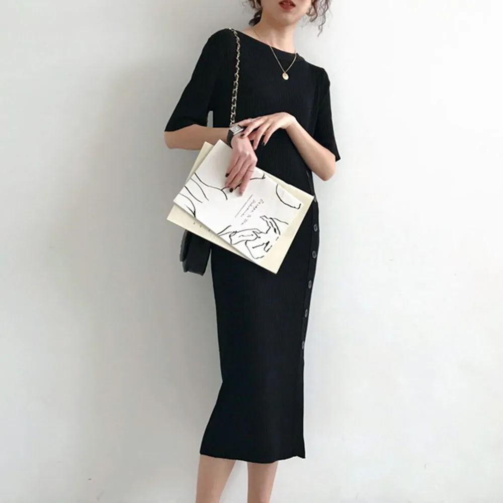 Женское трикотажное платье свитер элегантное однотонное бежевое облегающее с