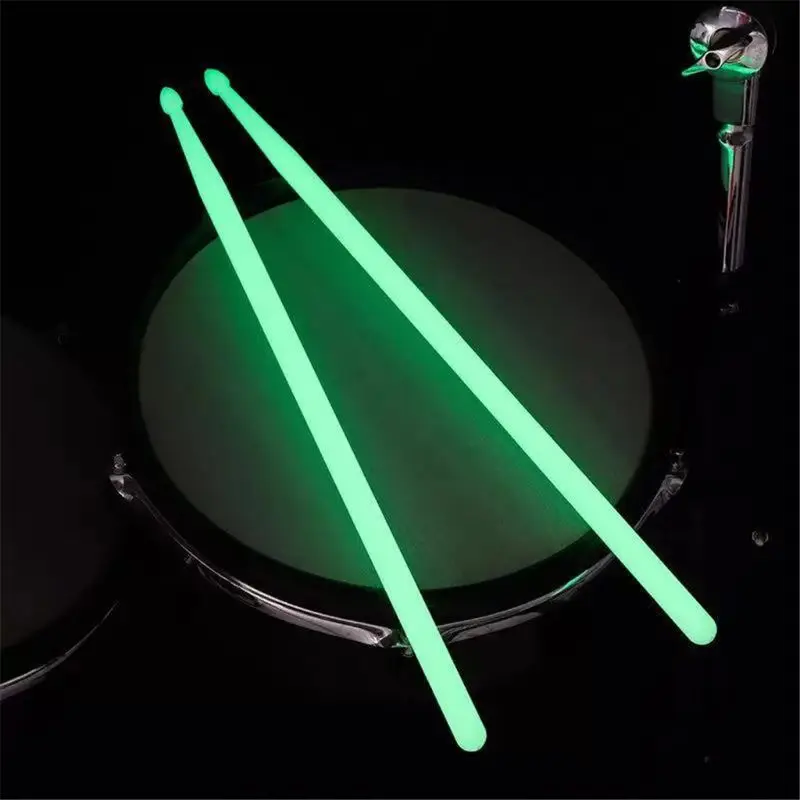 Baquetas fluorescentes que brillan en la oscuridad, juego de tambores luminosos, 1 par, 5A