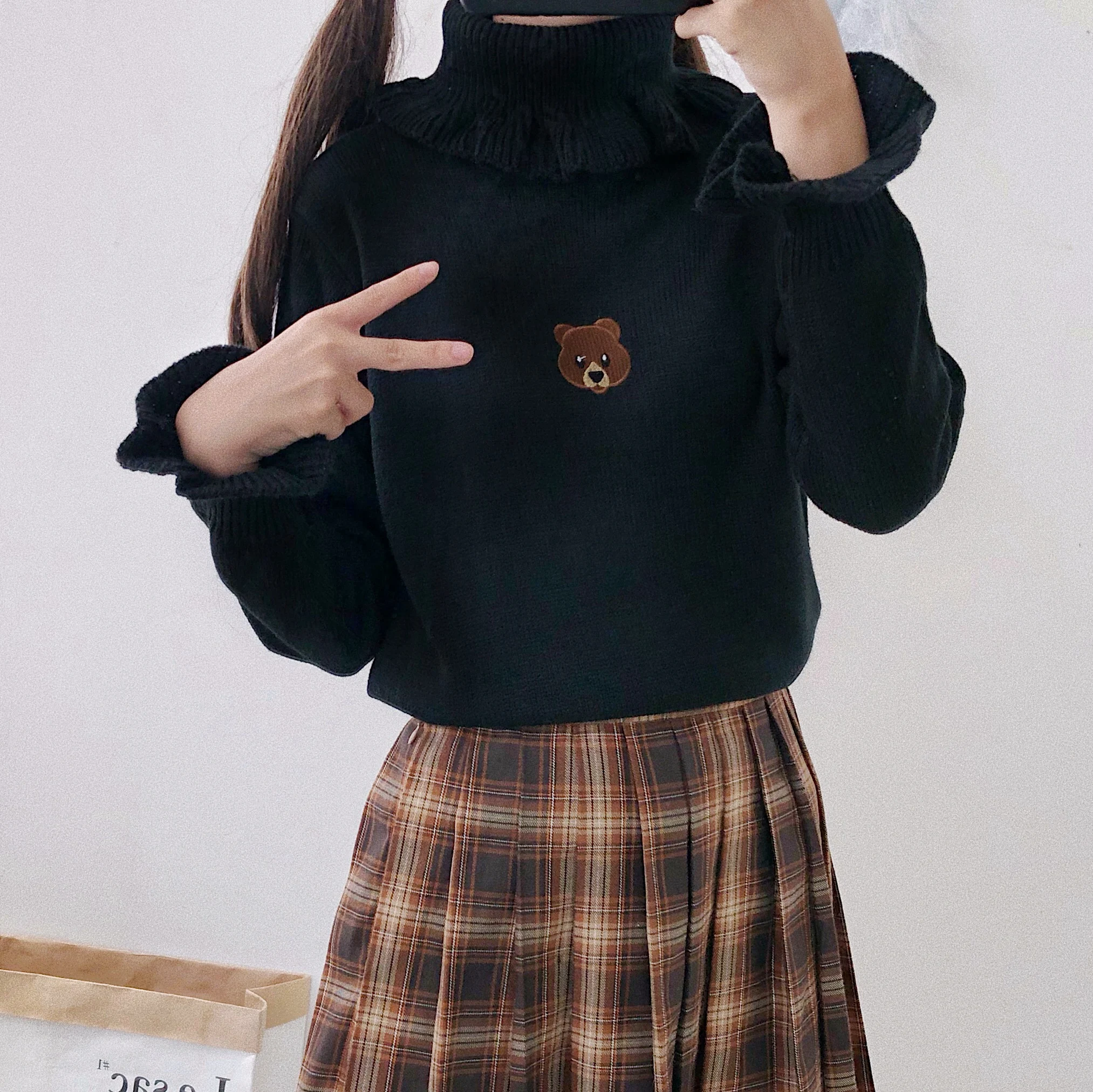 Harajuku милый свитер для девочки с медведем, винтажный вязаный женский пуловер с высоким воротом Kawaii, Женский облегающий джемпер с высоким воротом и рюшами, белый и черный цвета