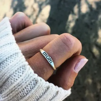 

Simple Letter 'mom' Metal Rings for Women Vintage Thin Finger Ring Mother's Day Gifts Engagement Party Silver Color Jewelry