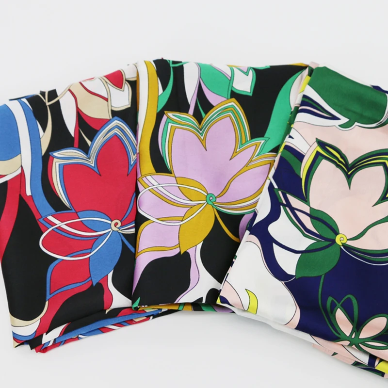 Винтажная цветочная ткань на платье Шармез атлас Материал полиэстер