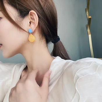

Non-mainstream Sense of Design Baking Varnish Earrings S925 Silver Needle Ear Stud Retro Non-symmetrical Earrings Abstract Face