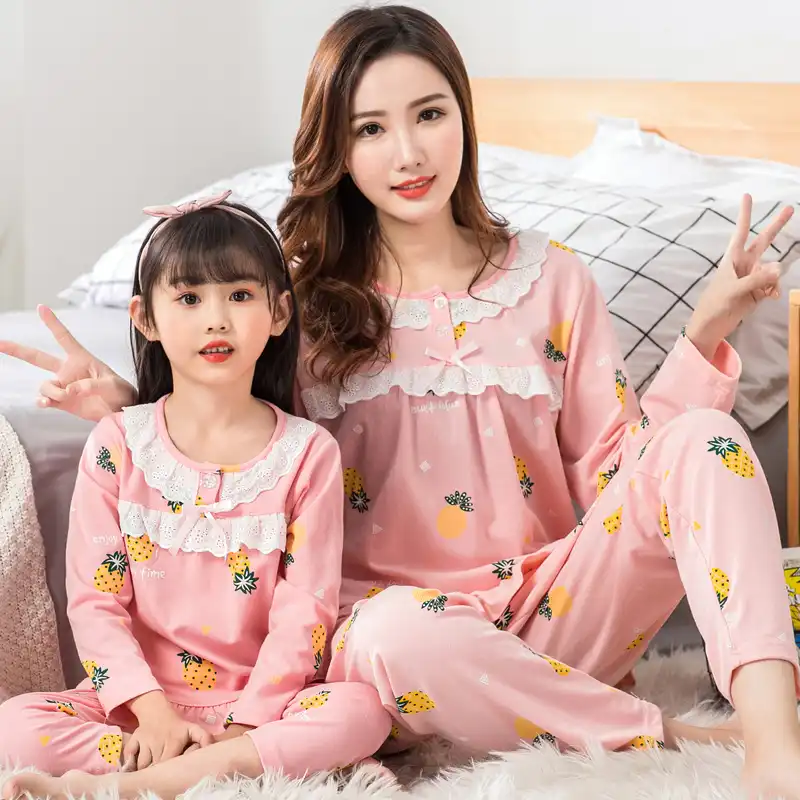 matching mother and daughter pyjamas