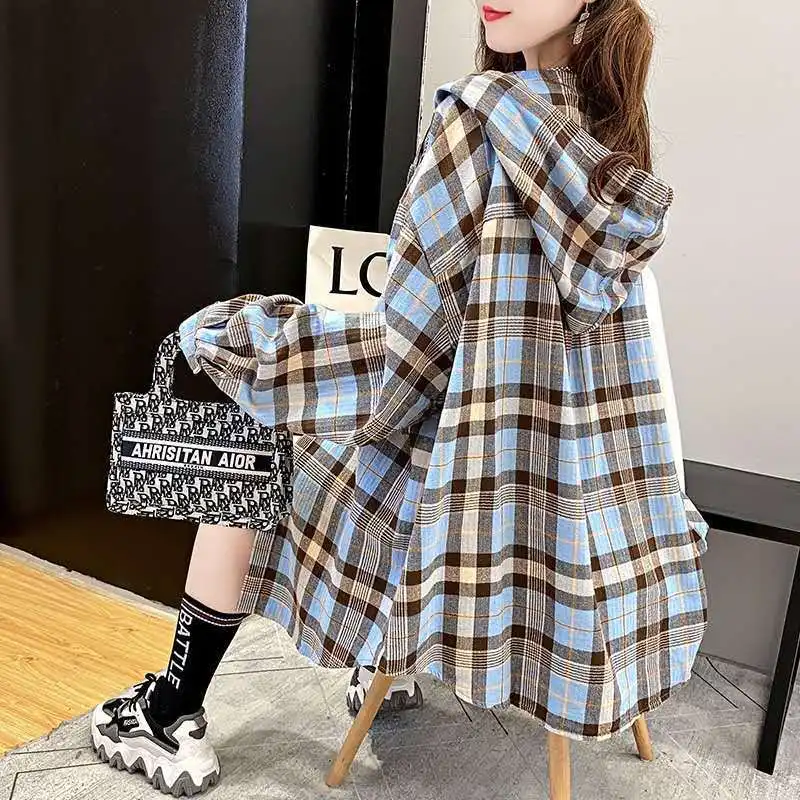 

Large Code Hooded Grid Shirt Women's Early Autumn 2020 New Korean Version of The Cardigan Long-sleeved Autumn Mid-length Coat.