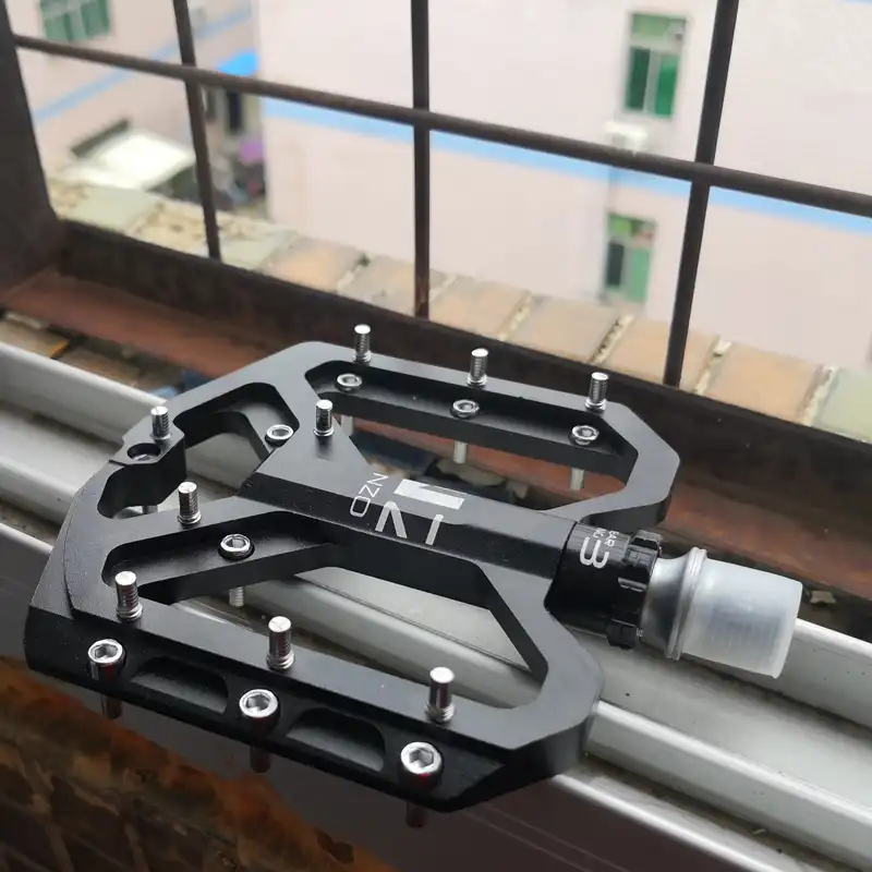 wide mtb pedals
