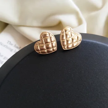 

S925 Silver Needle Fashion Sweet Muted Plaid Heart Ear Stud Graceful Earrings Women's Non-mainstream Ear Stud Clip-on H191