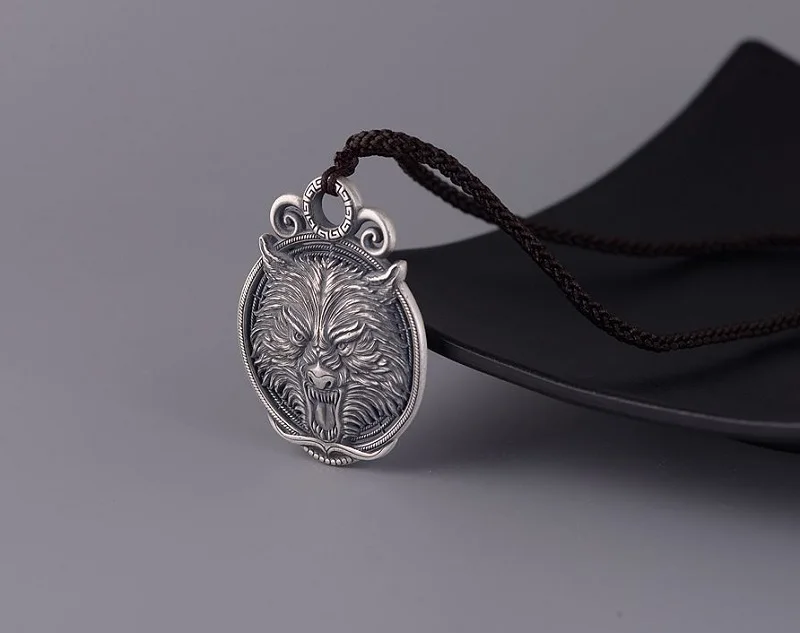 silver-wolf-pendant001C
