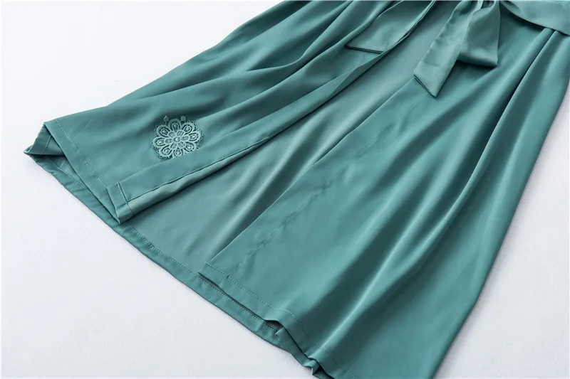 12926068328_1061836450