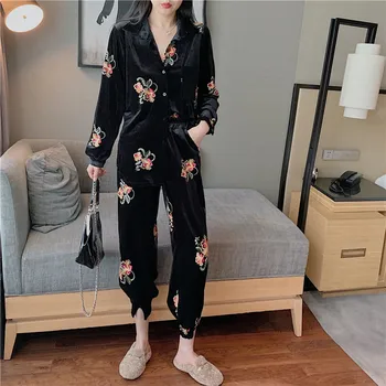 

Women Fashion Two-piece Velvet Pants Suits Tracksuit 2020 New Spring Loose Casual Sweatsuits 2pc Embroidery Pants Sets Outfits