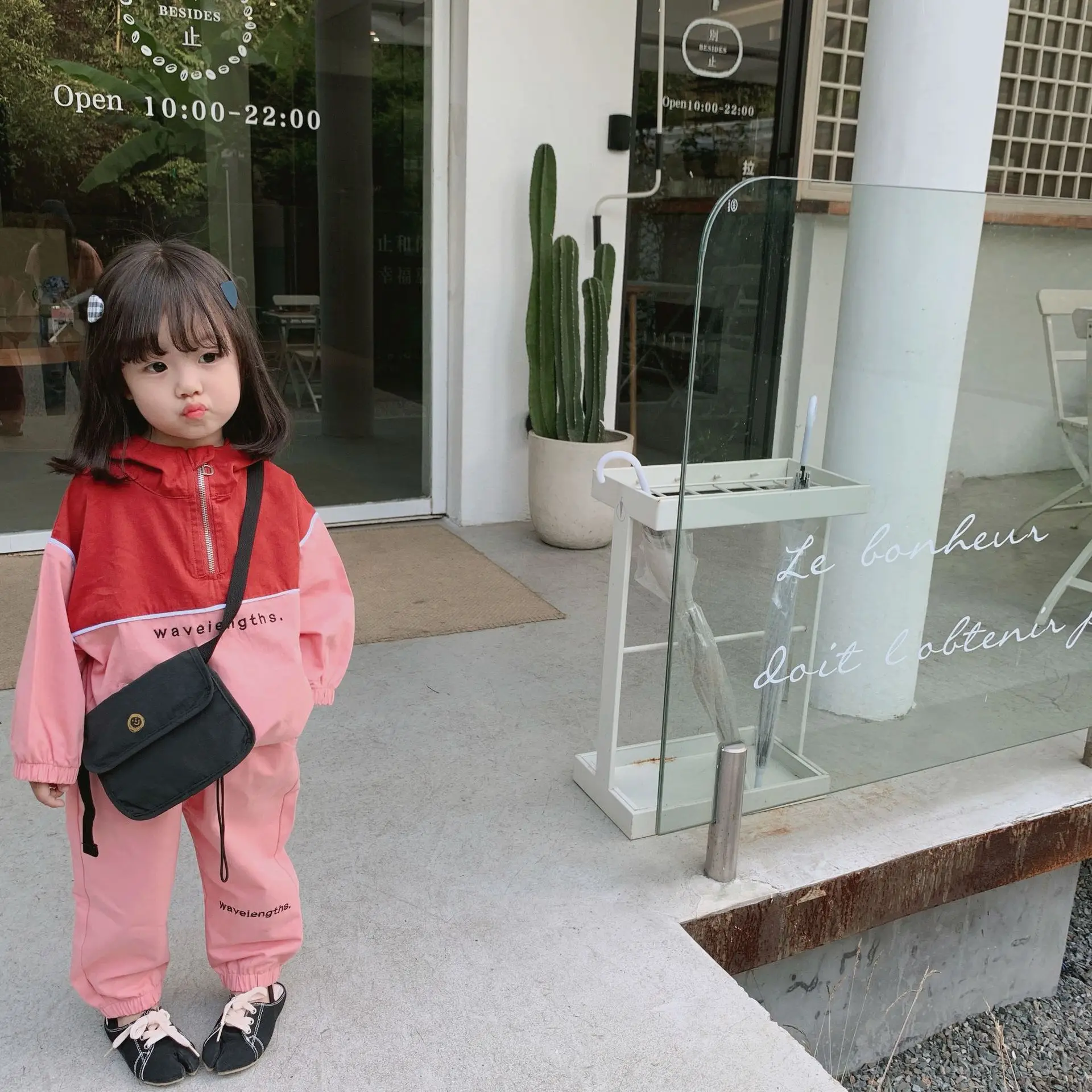 Детские комплекты одежды в Корейском стиле с вышитыми буквами; комплекты одежды из 2 предметов: толстовки с капюшоном для мальчиков и девочек+ штаны