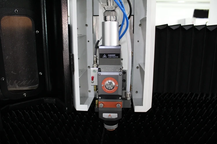 Raycus 500 вт станок для лазерной резки из нержавеющей стали с чпу AKJ1530F1 производство китай ACCTEK