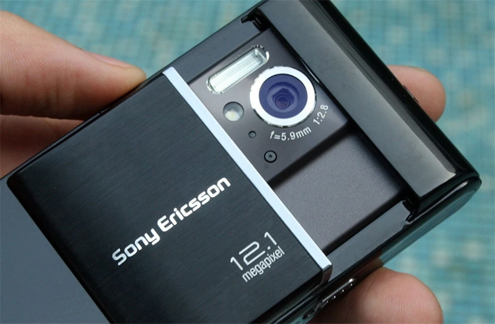 Original Sony Ericsson Satio (Idou) U1i GSM 3.5 Inches 480P Wi-Fi FM radio Bluetooth Unlocked Mobile Phone Symbian OS Cellphone giffgaff refurbished phones