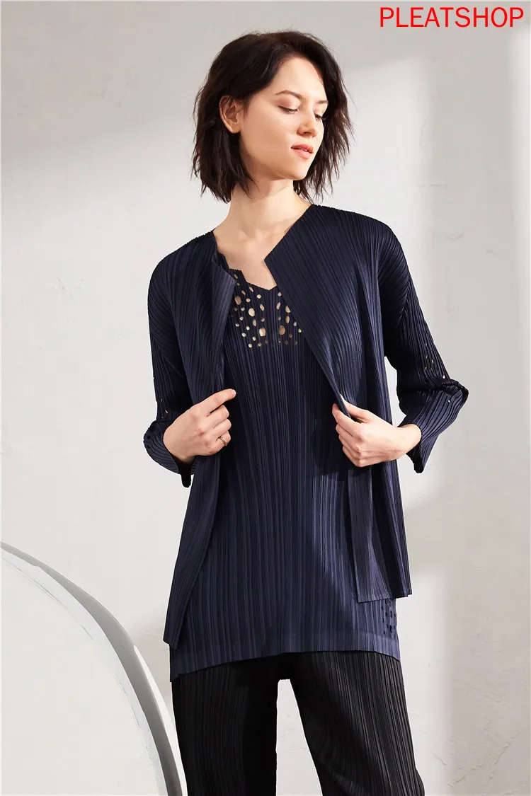 

2020 Spring WOMEN'S Dress New Style Jacket Women's Casual Versatile Hollow out V-neck Pleated Solid Color Tops