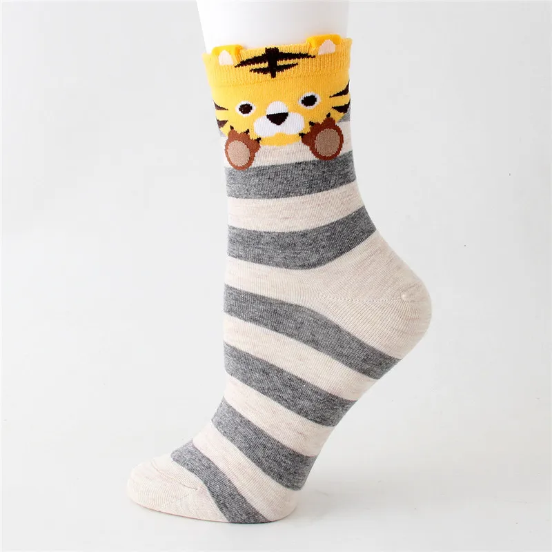 khaki socks Настоятельно рекомендуем! Женские милые носки с героями мультфильмов; сезон осень-зима; модные хлопковые носки в полоску; женские и женские носки с забавными животными - Цвет: khaki socks