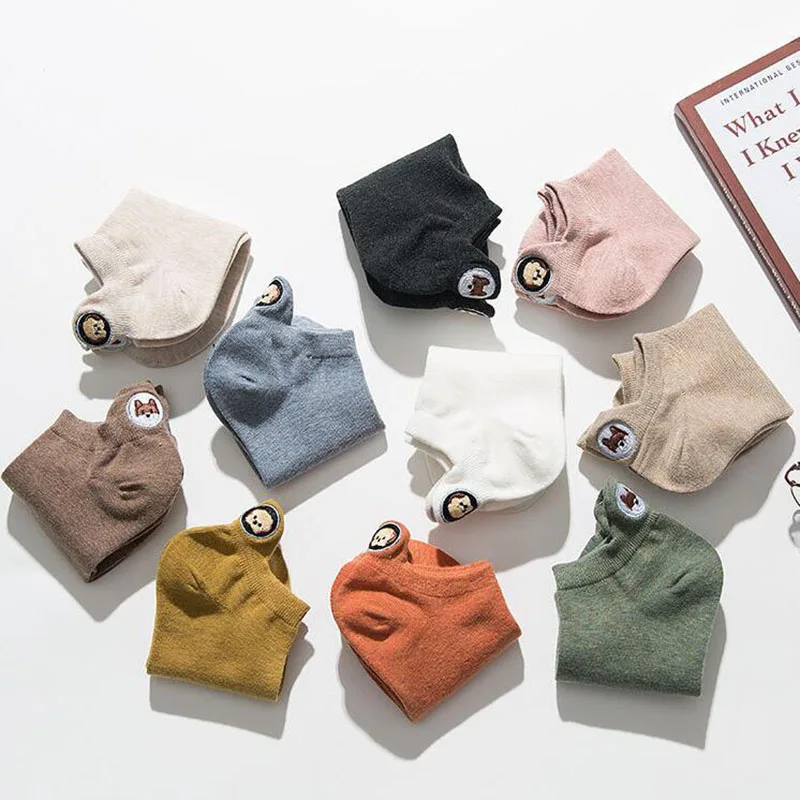 Новинка года; весенние японские короткие носки-башмачки ярких цветов с вышивкой в виде собаки левой и правой ноги