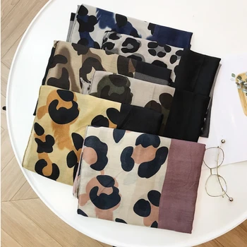 

2020 Women Fashion Brand Leopard Dot Tassel Cotton Shawl Scarf Ladies Print Soft Warmer Wrap Pashminas Sjaal Muslim Hijab Snood