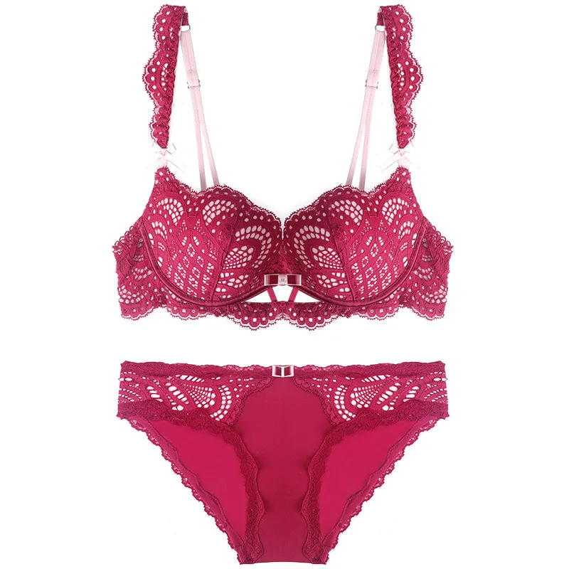 Комплект кружевного нижнего белья с чашками пуш ап и глубоким V образным
